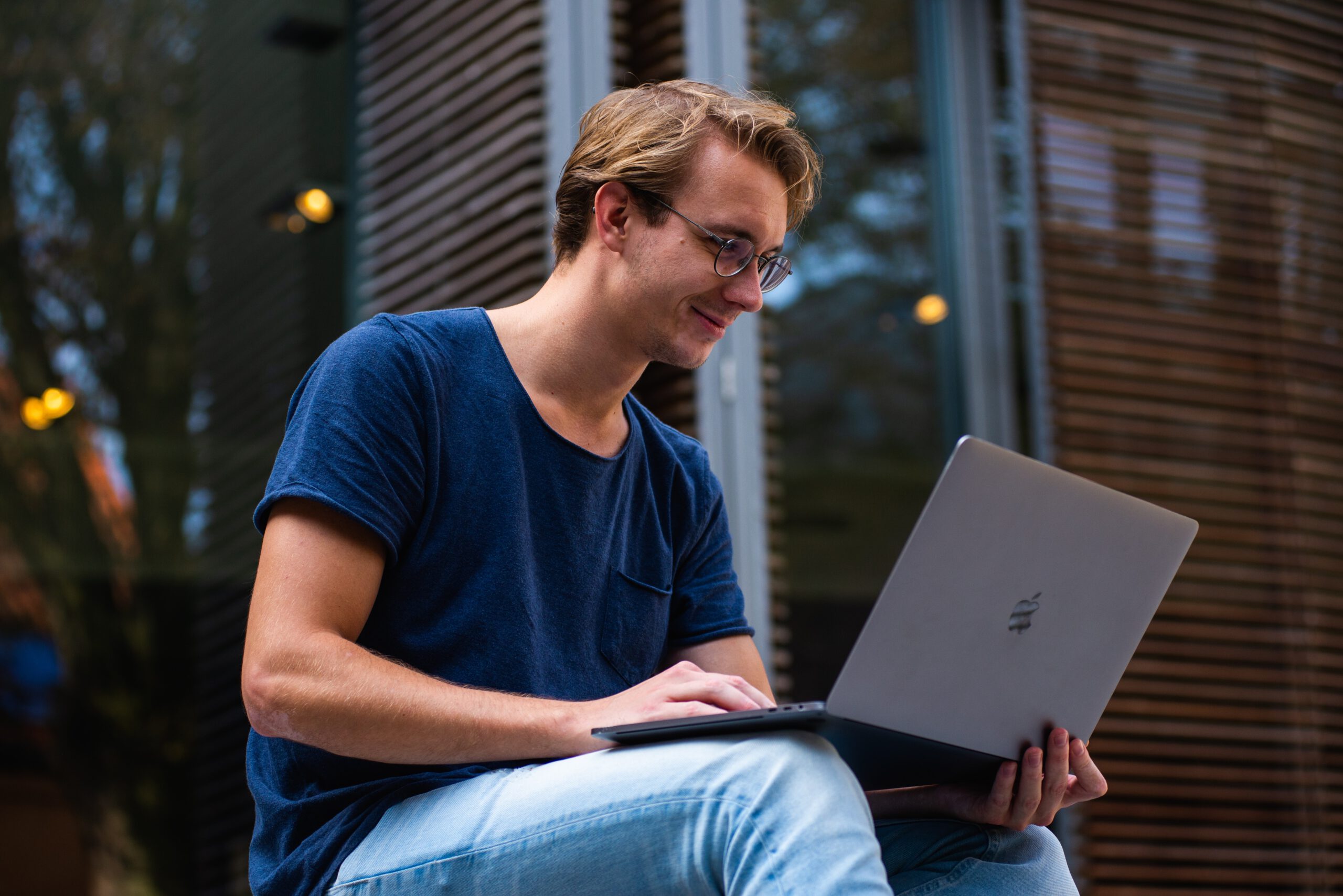 UFA pexels buro millennial 1438081 scaled - UFA
