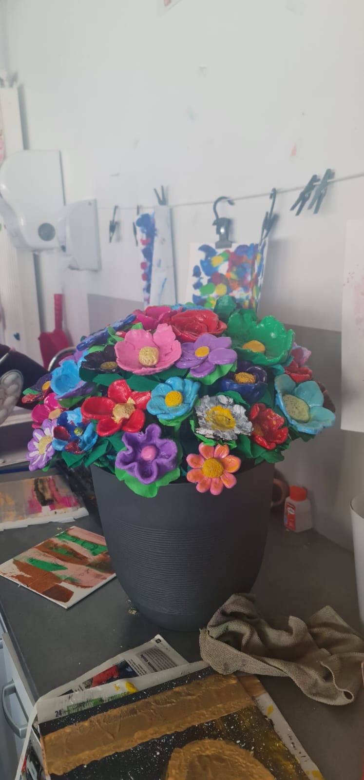 d9ae8402 d2b2 49da bfe1 670a8a616e41 - Bouquet de fleurs cr&eacute;&eacute;es par les &eacute;l&egrave;ves de Cm1 et 4e Avenir pour le retour de l'infirmi&egrave;re